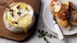 Baked camembert with garlic bread