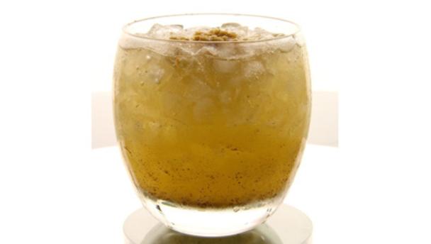 Apple crumble cocktail