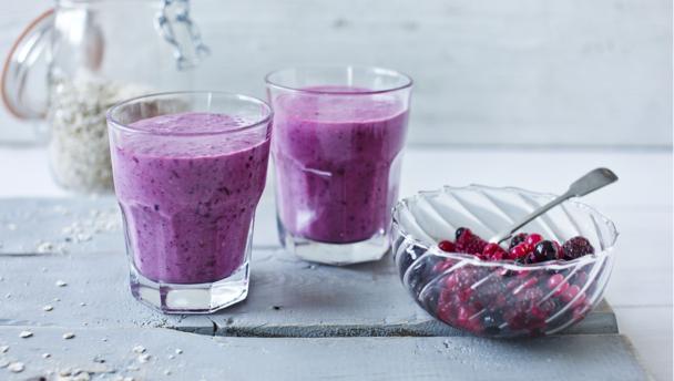 Blackberry and apple crumble smoothie 