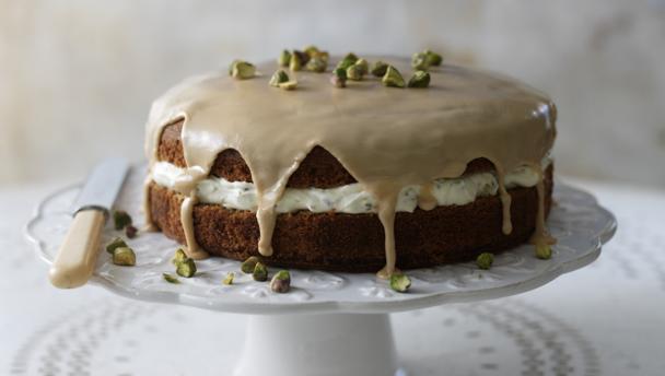 Coffee and cardamom cake with pistachio cream