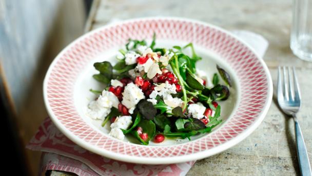 Leafy salad with feta and pomegranate