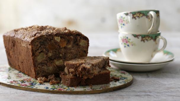 Quick apricot, apple and pecan loaf cake