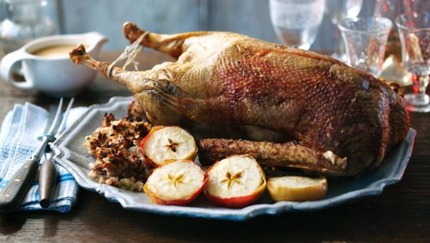 Roast goose with apples and cider gravy