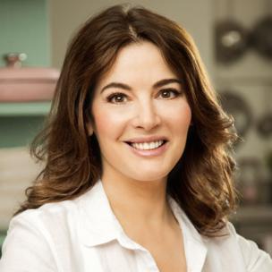 Spruced-Up Vanilla Cake, Nigella's Recipes