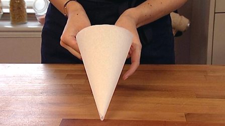 How to make a paper piping bag